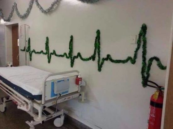 Joulukoristeet sairaalassa
