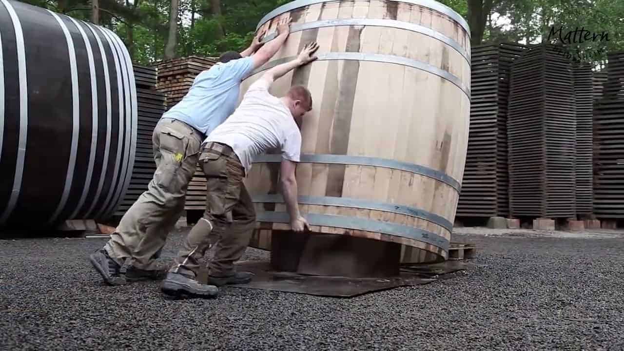 Cómo se hacen las barricas de roble