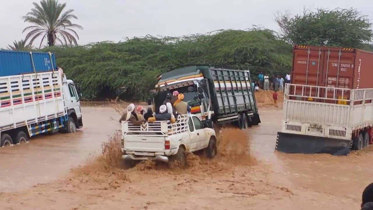 Eine Flussüberquerung in Somalia