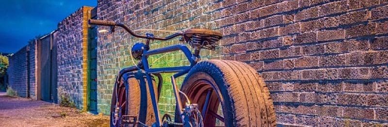 Mr-Mash se construyó una bicicleta con neumáticos de automóvil