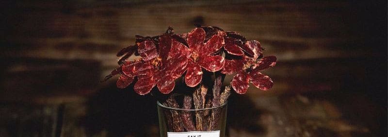 Say It With Beef: Blumen aus Beef Jerky, denn bald ist ja Valentinstag!
