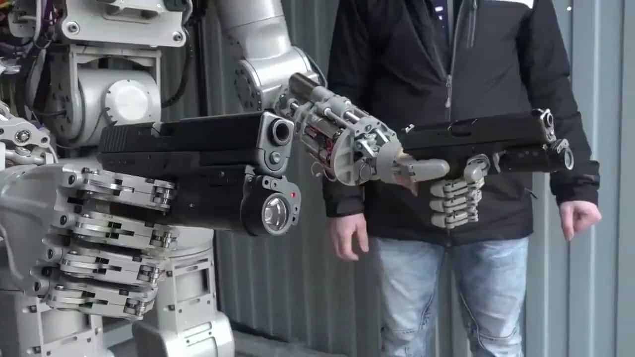 Hasta la vista, baby: Russian robot trains with weapons