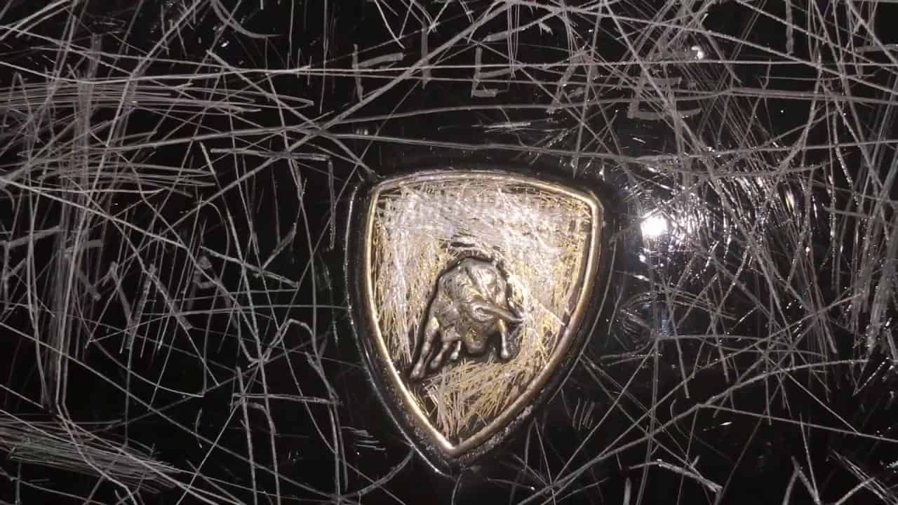 Low Key: Wenn Museumsbesucher einen Lamborghini zerkratzen dürfen