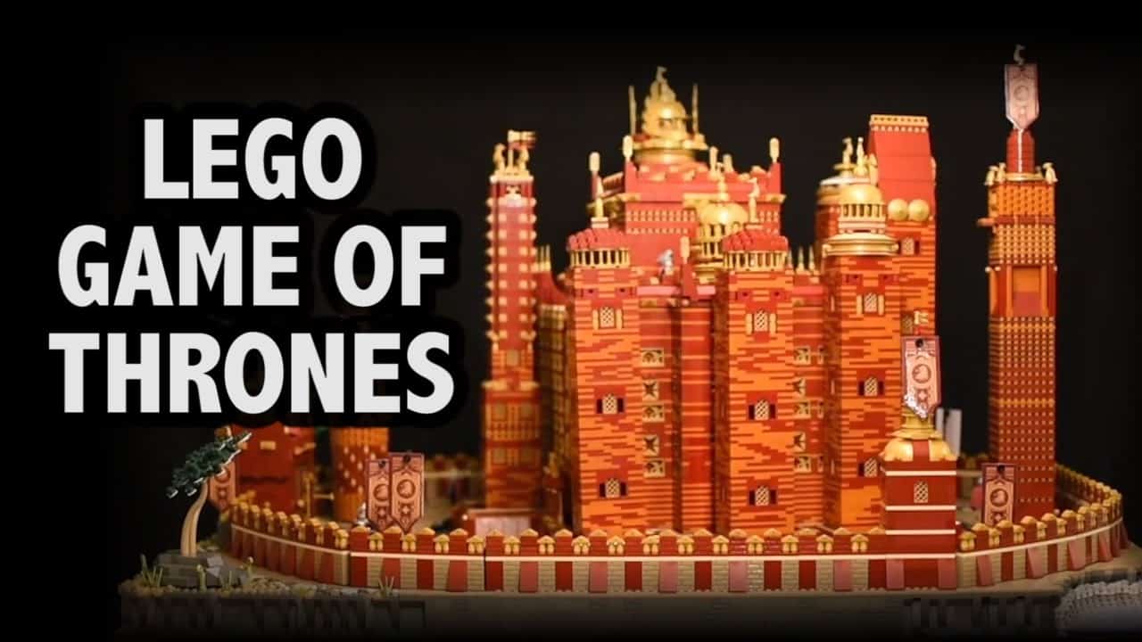 Motorisierter "Roter Bergfried" von "Game of Thrones" komplett aus Lego