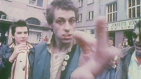 Punk in der Schweiz, gefährliche Jeans und die Walkman-Welle: Schweizer Reportagen aus dem letzten Jahrhundert