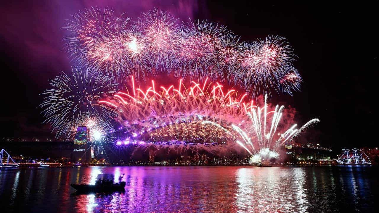 Silvester-Feuerwerk in London, Sydney, Hongkong und Edinburgh in HD