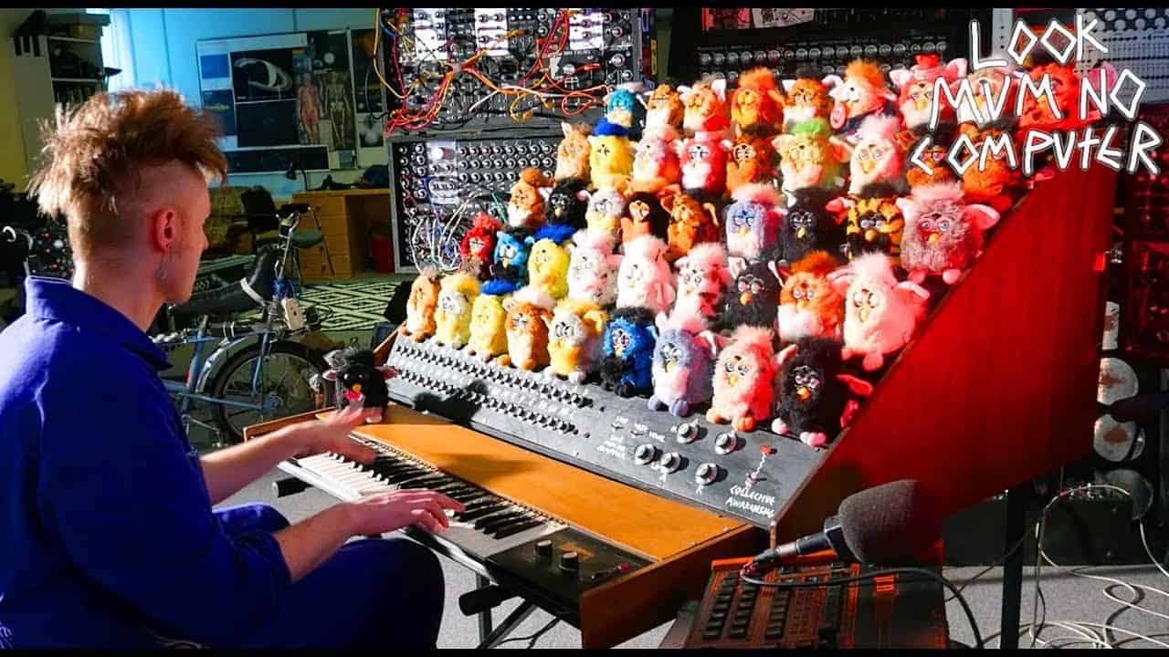 The Furby Organ: Eine Orgel aus 44 Furbys