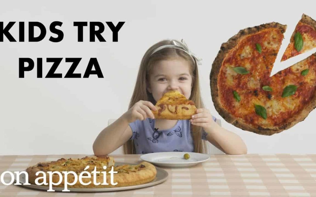 Kinder probieren verschiedene Pizzen aus aller Welt