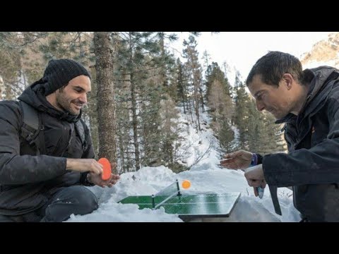 Roger Federer isst Fischauge in der Wildnis