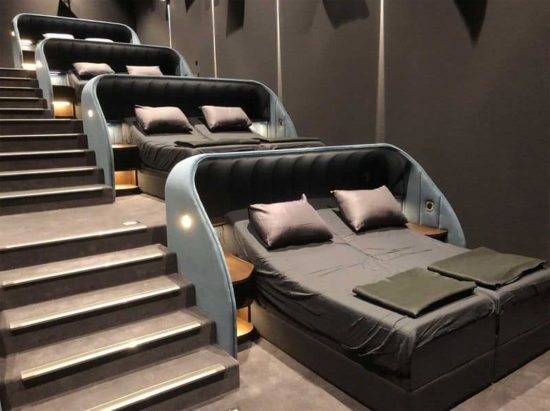 Pathé: In diesem Kino könnt ihr Filme auf Betten und Sofas schauen