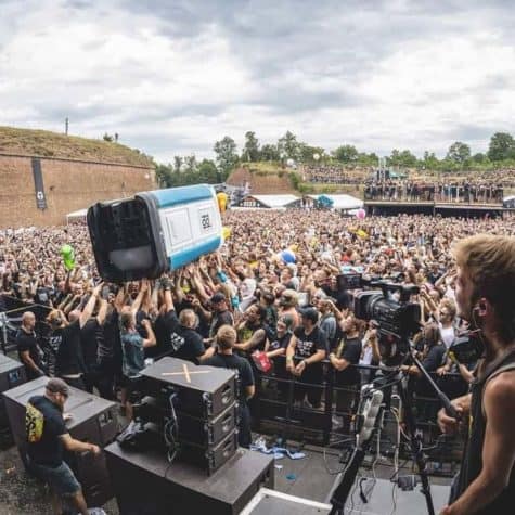 Neulich am Open-AIr:  Toilet Surfing