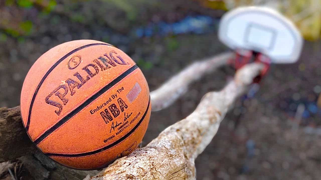 The Swish Machine: 70 Schritte Basketball-Trickschuss (Rube Goldberg-Maschine)
