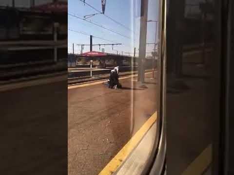 Immer mehr Polizeigewalt: Heute an der Bahnstation in Orléans