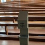 Impresiones de la iglesia: atención pastoral sin contacto con bendiciones estériles