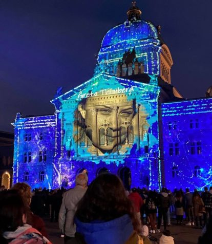 Auch das Schweizer Bundeshaus trägt die Farben der Agenda 2030 und ist somit klar Teil des Great Reset Faschismus