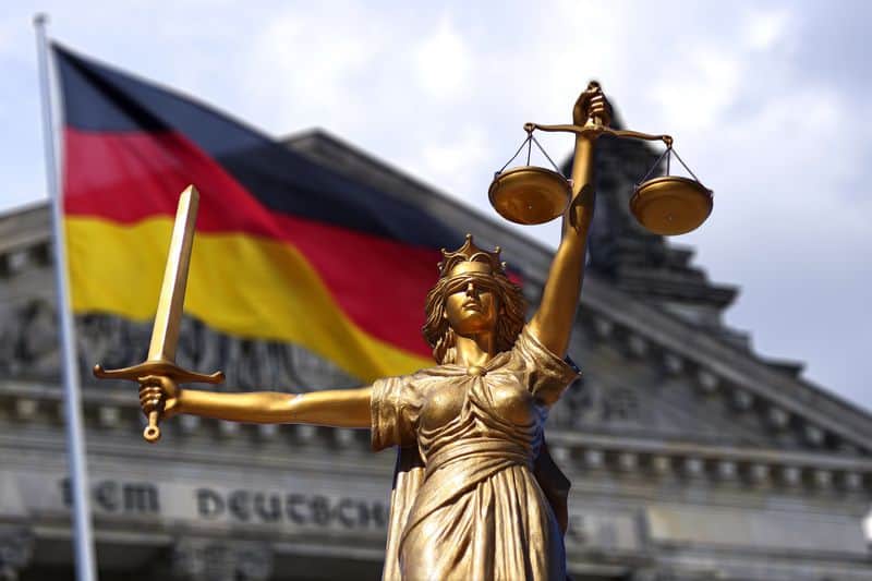 Deutschland schafft den Rechtsstaat ab: 2G++ bei Mitarbeitern der Justiz