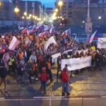 Zusammenschnitt der weltweiten Proteste aus den vergangenen Tagen im Januar