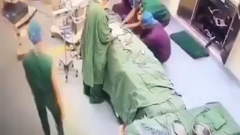 Hat dieser Chirurg wieder nicht gefrühstückt?