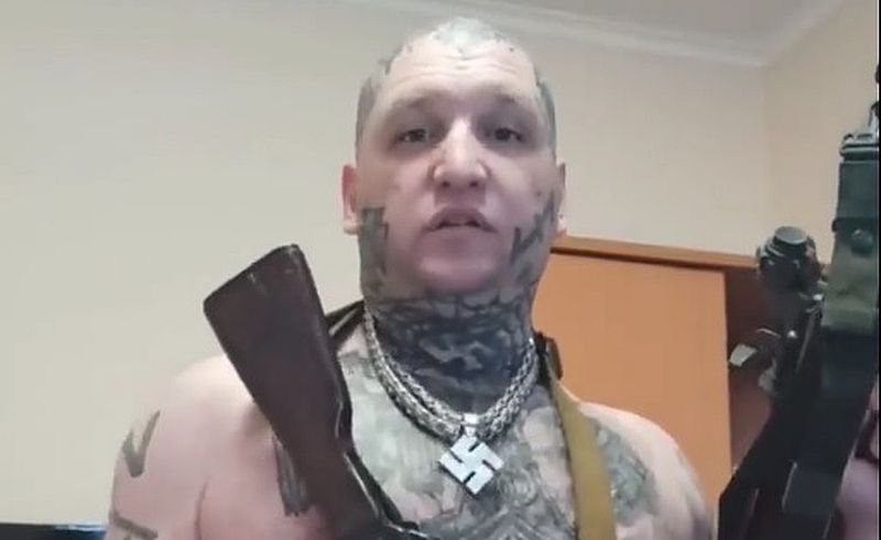 Ukrainisches Nazis flüchten nach Polen