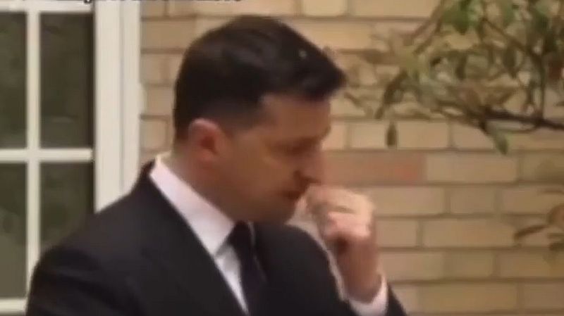 Pudert sich Wolodimir Selenski gerne die Nase?