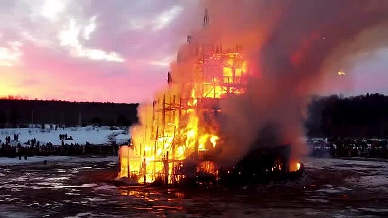 Russen verbrennen den Turm zu Babel