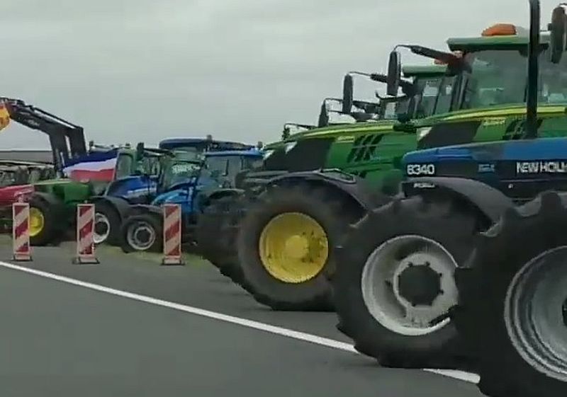 Hoch – die – internationale Solidarität!