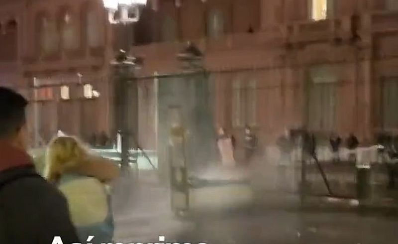 Grossdemonstration gegen Explosion der Lebenshaltungskosten in Buenos Aires, Argentinien