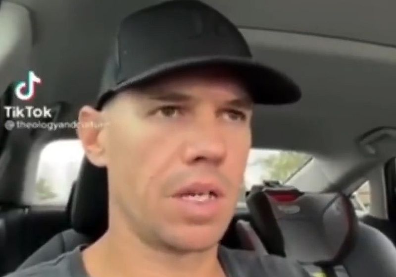 Arzt fragt 3 jähriges Kind, ob es ein Junge oder ein Mädchen sei