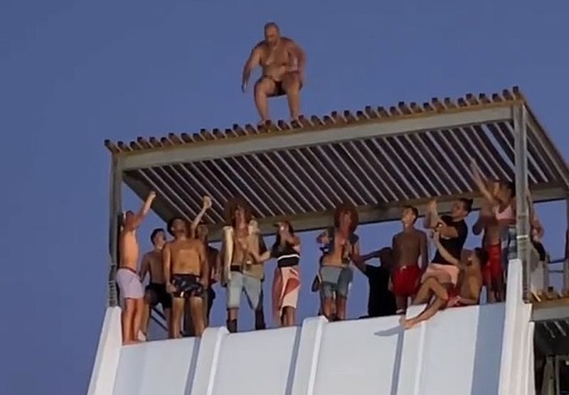 Nach 10 Bier im Wasserpark