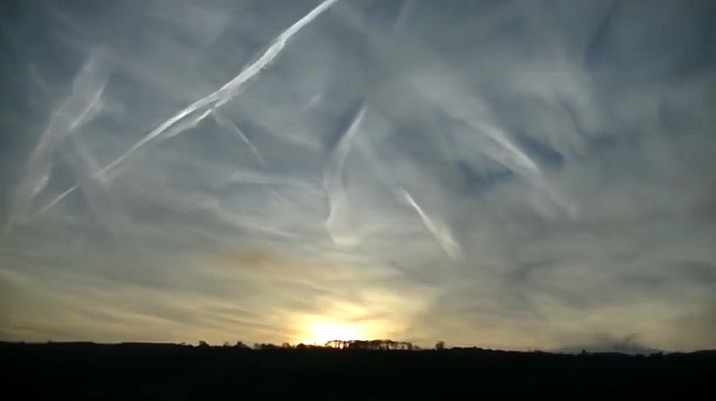 Contrails are not chemtrails: how politics has been changing the climate for years