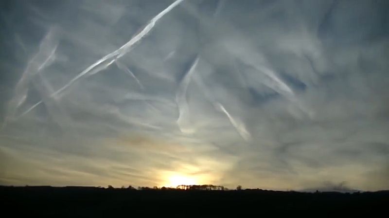 Kondensstreifen sind keine Chemtrails: Wie die Politik das Klima seit Jahren verändert
