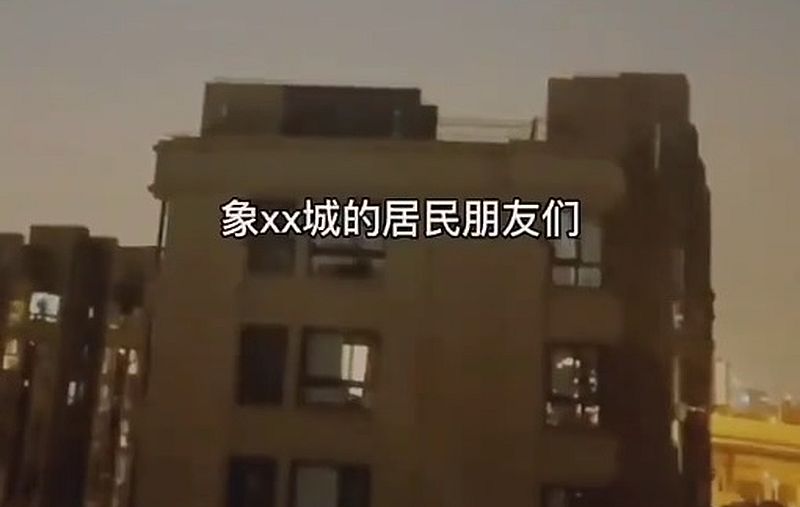 Corona-Lockdown: Finger weg vom Fenster! Oder wir verhaften Sie!