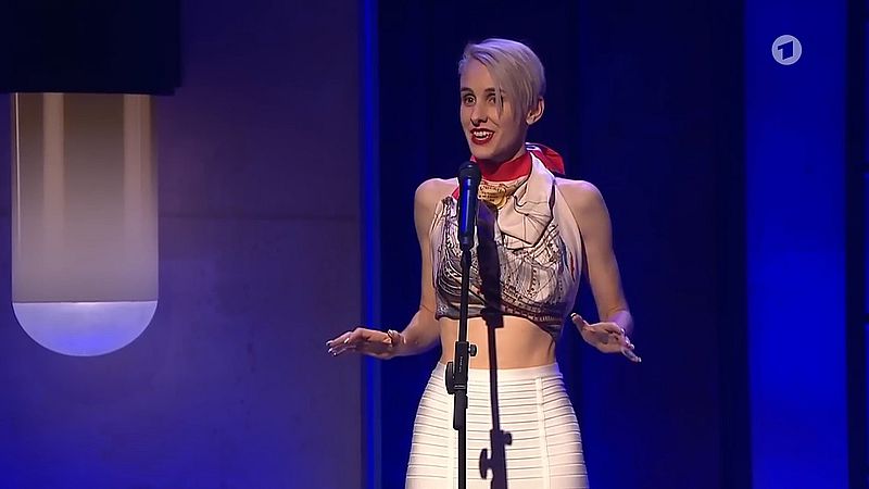 Lisa Eckhart schiesst die ganze aktuelle Verlogenheit mit bitterbösem Humor ab