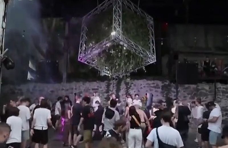 Ukrainer feiern Party im Krieg 🤪