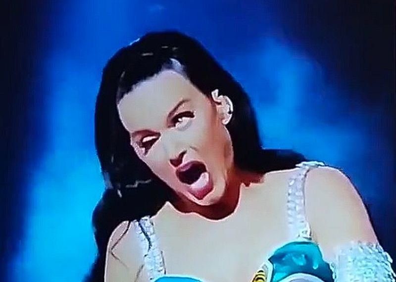 Kate Perry erneut mit brillantem Augenaufschlag