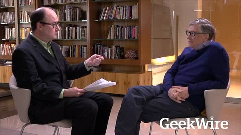 Bill Gates wird weltweit des Pandemie-Betrugs und des Impfstoffmordes beschuldigt