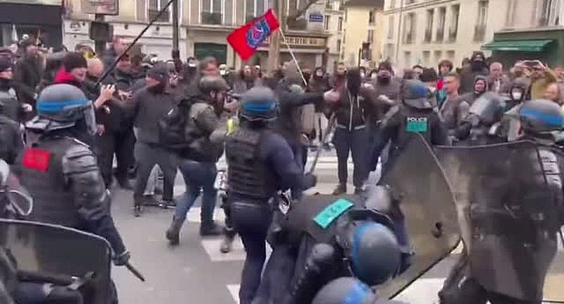 Massive Polizei Gewalt bei Protesten in Frankreich