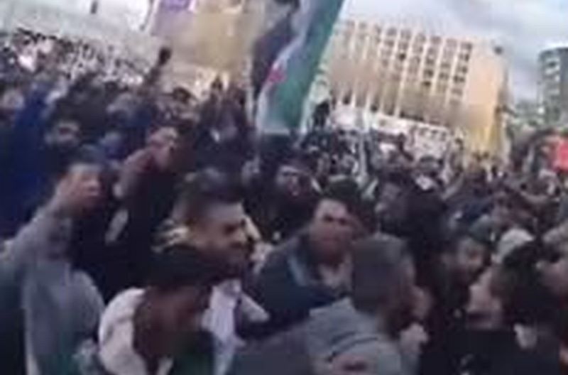 Сторонники сирийских террористов проводят демонстрацию в центре Германии