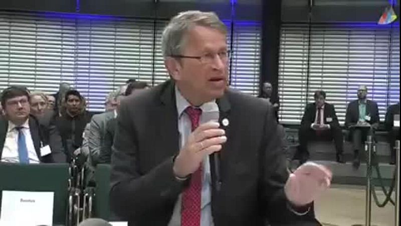 Charité-Vorstandsvorsitzender: Impfstoffwirkung unbekannt