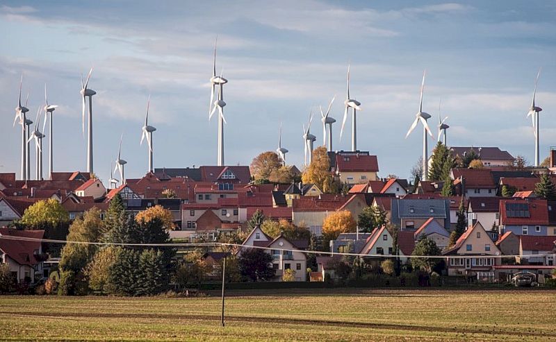 Im Schatten der Windräder