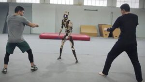 Roboter kämpft gegen Menschen ohne Mocap-Anzug