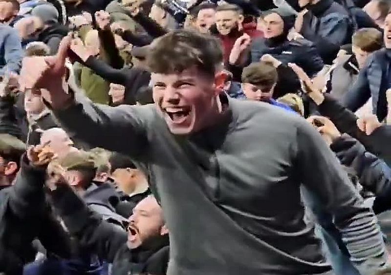 Donu al ili panon kaj cirkojn kaj ili neniam ribelos