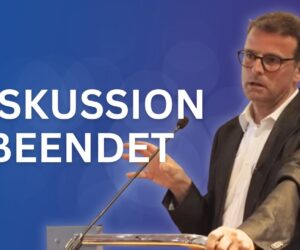 Is féidir leat rud ar bith a rá – fad is nach ndeir tú aon rud mícheart.