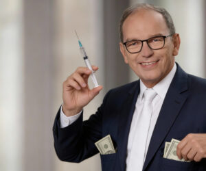 Damannova politika obveznega cepljenja ali kako zdravstveni direktor prenese odgovornost