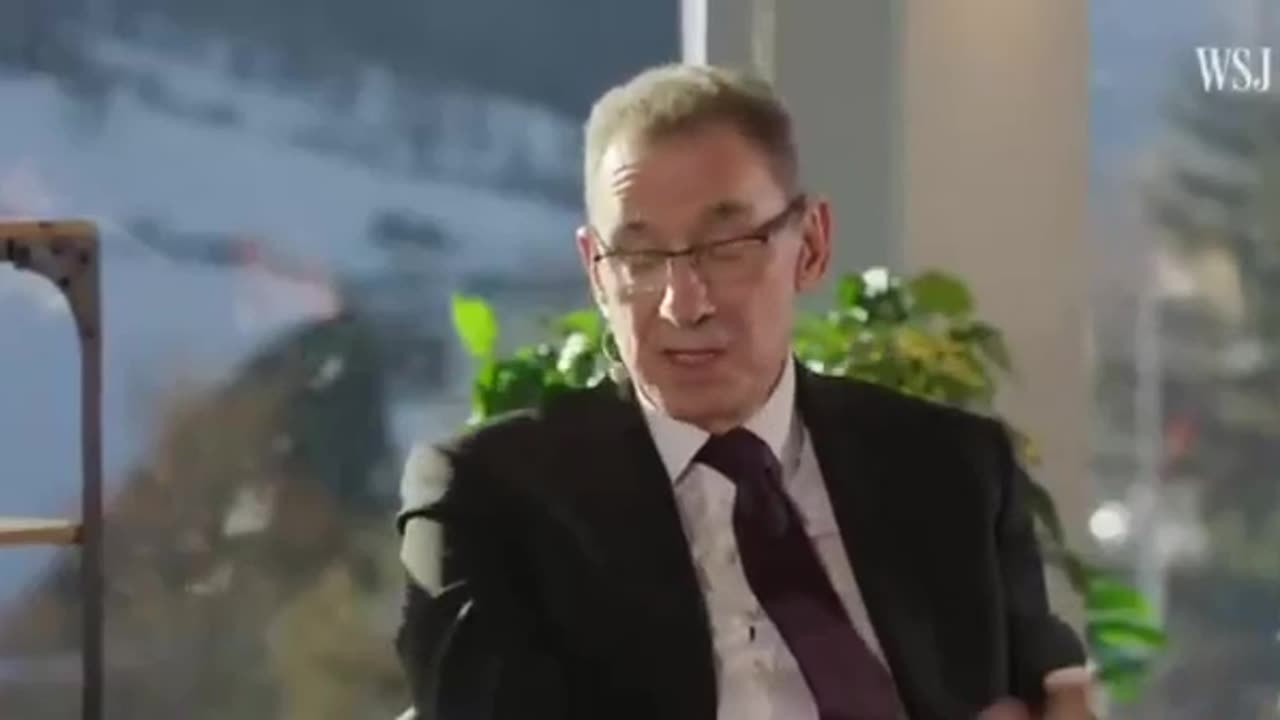 Archoffeiriad y chwistrell yn y WEF: Pam mae beirniadaeth wedi dod yn bechod marwol go iawn