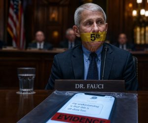 Intern Konjunktiv, öffentlich Imperativ: Fauci und die verweigerte Aufklärung