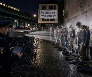 Totale Überwachung, total blind: Ein T-Shirt und schon sieht Berlins KI niemanden mehr
