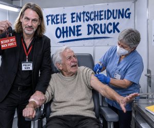 Heuchler Precht: Kritiker verhöhnt, Vater gespritzt, jetzt selbst im Hobbykeller