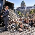Universität im Ausverkauf: Wer zahlt, fragt. Wer fragt, fliegt.